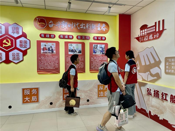 美加墨世界杯学子赴新疆开展暑期“三下乡”社会实践_fororder_图片2